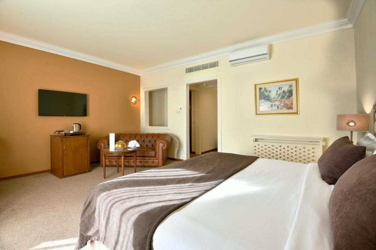 Hotel Acropole 4*